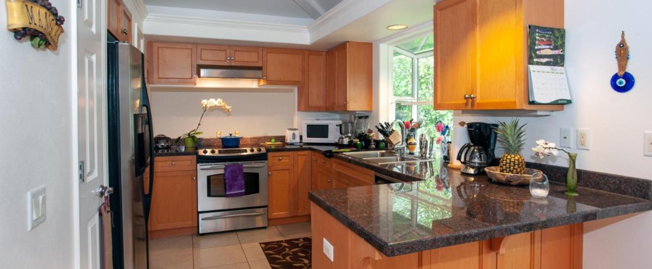 Villas Of Kamalii 37-stately Townhouse With Ac, By Golf, With Pool, Bbq, Hot Tub Holiday home Princeville