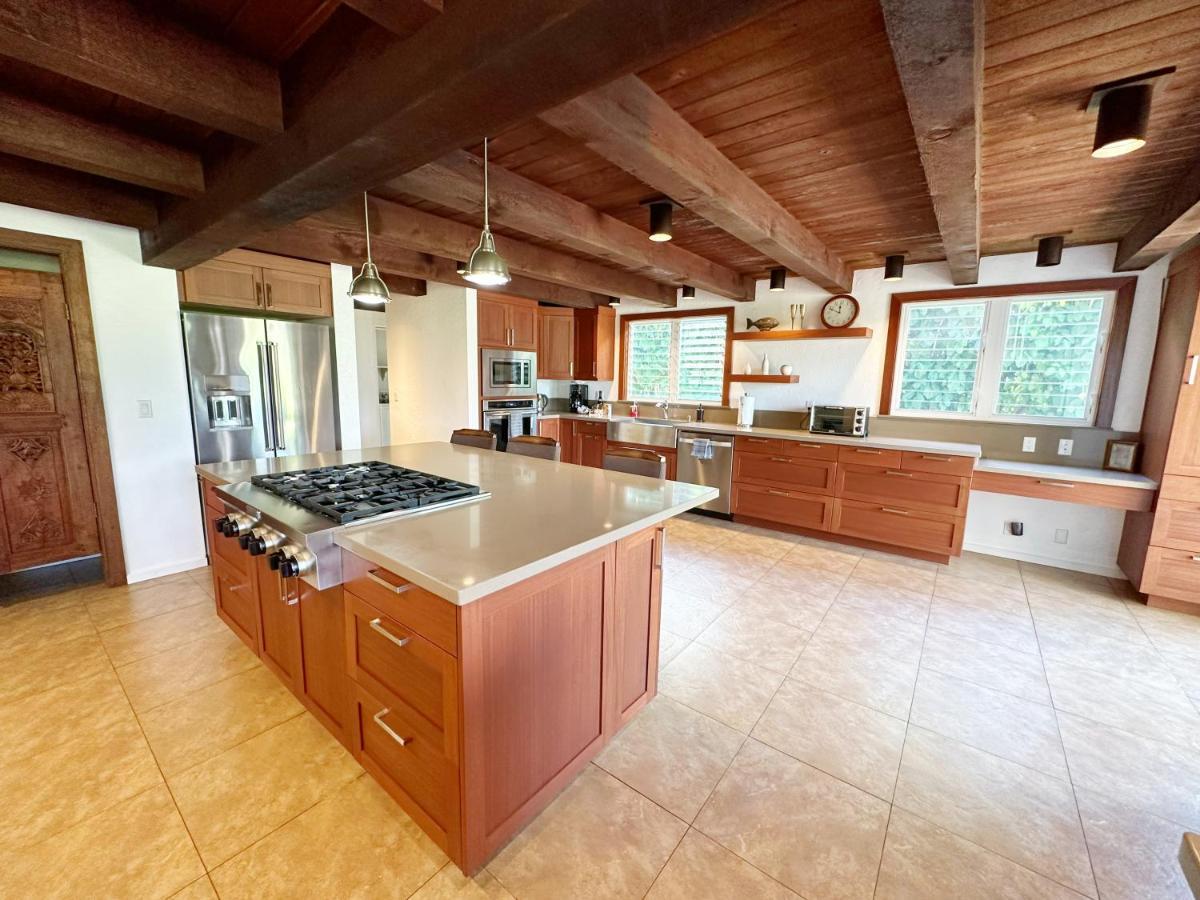 Coral Hale 5br 3ba Luxury Home, Ac, Hot Tub And Stunning Views Casa de férias Princeville