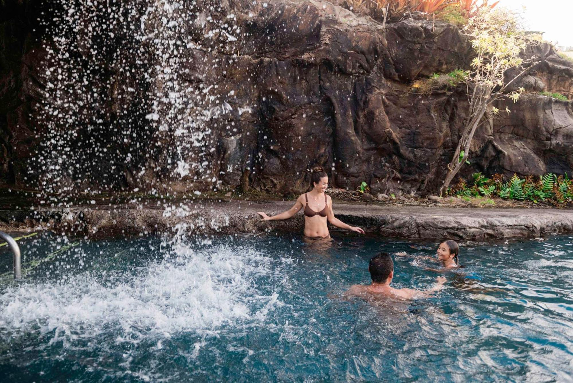 Resort Outrigger Kaua'i Beach & Spa 4*