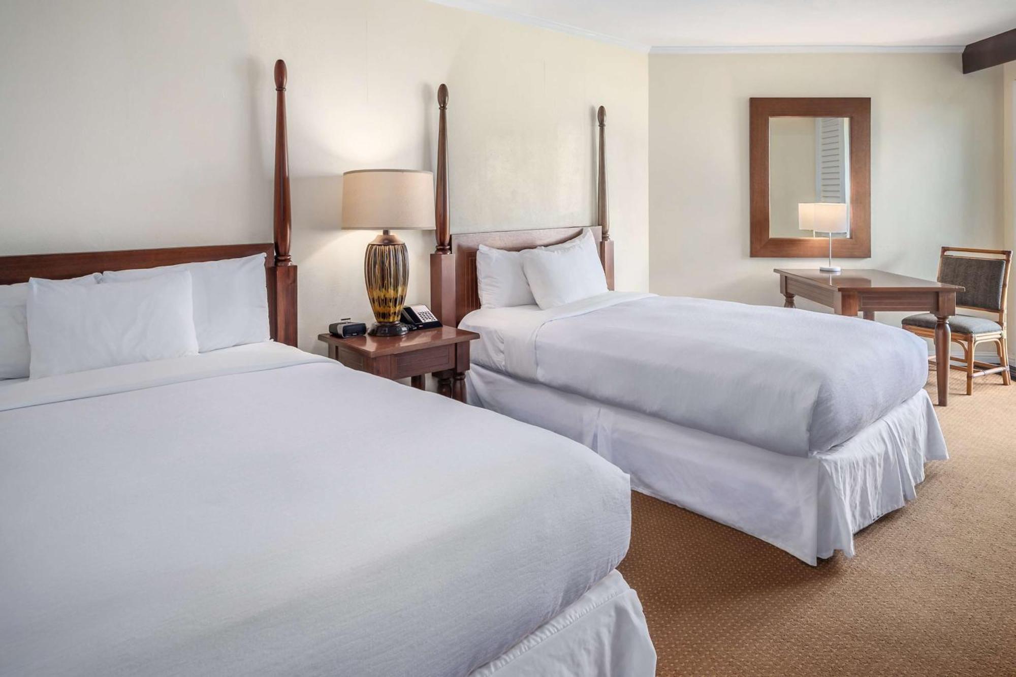Outrigger Kaua'i Beach & Spa 4*