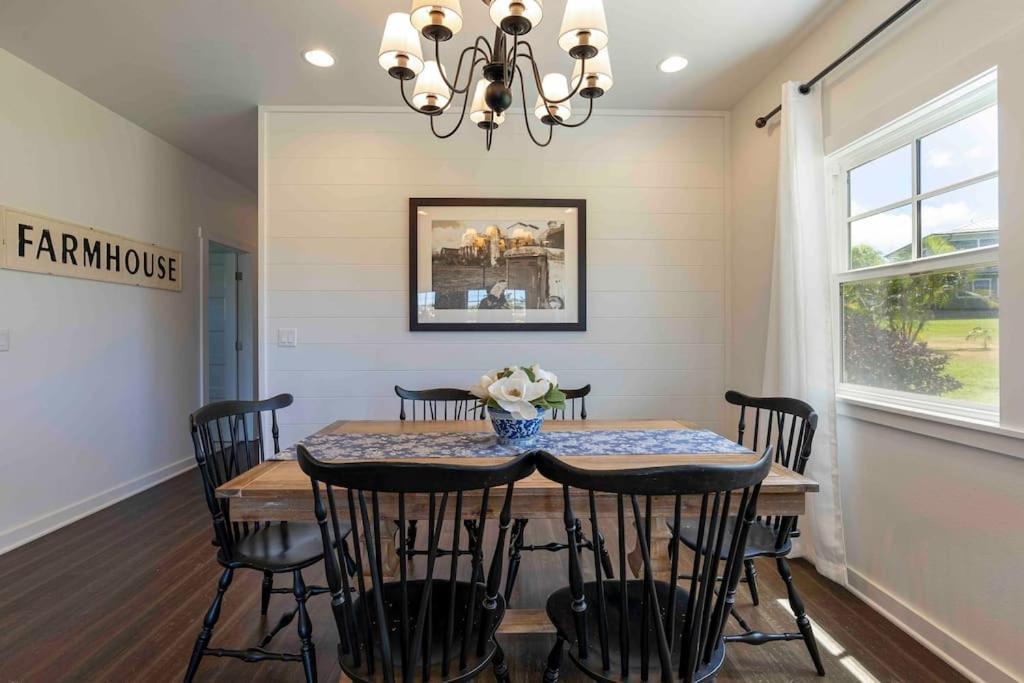 Holiday home New 5br Estate - Ac Pool Gym Pickleball *