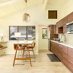 Pali Kai Cottage 17 A, Ocean Bluff, Nawiliwili