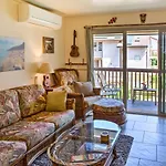Pristine Lihue Condo With Balcony Walk To Beach!
