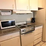 Lovely 1 Bedroom With Kitchen, Free Wifi & Parking