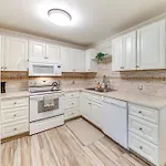 Princeville Condo With Private Sauna About 2 Mi To Beach
