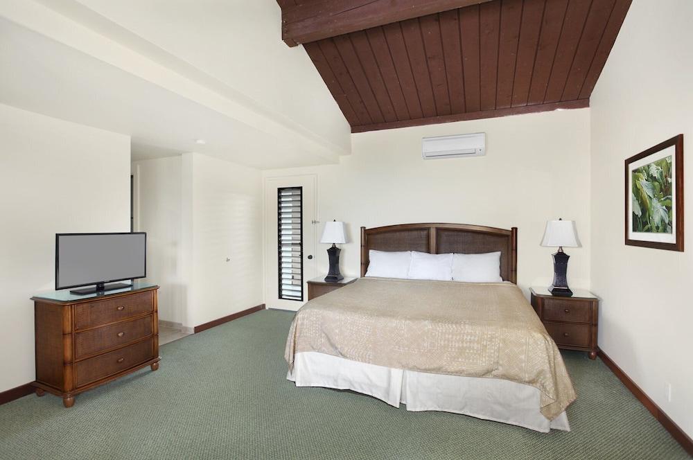 Hanalei Bay 3*