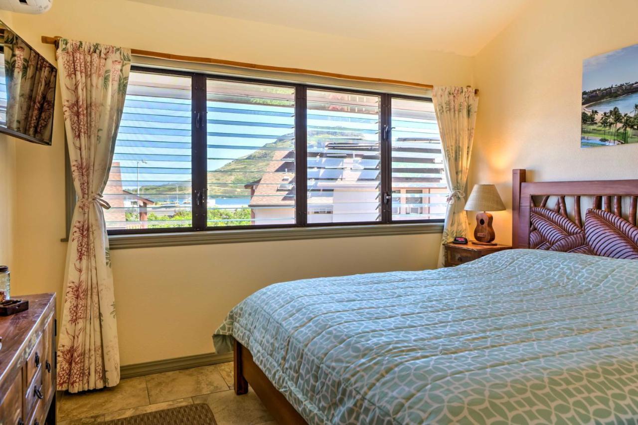 Pristine With Balcony Walk To Beach! Apartment Lihue
