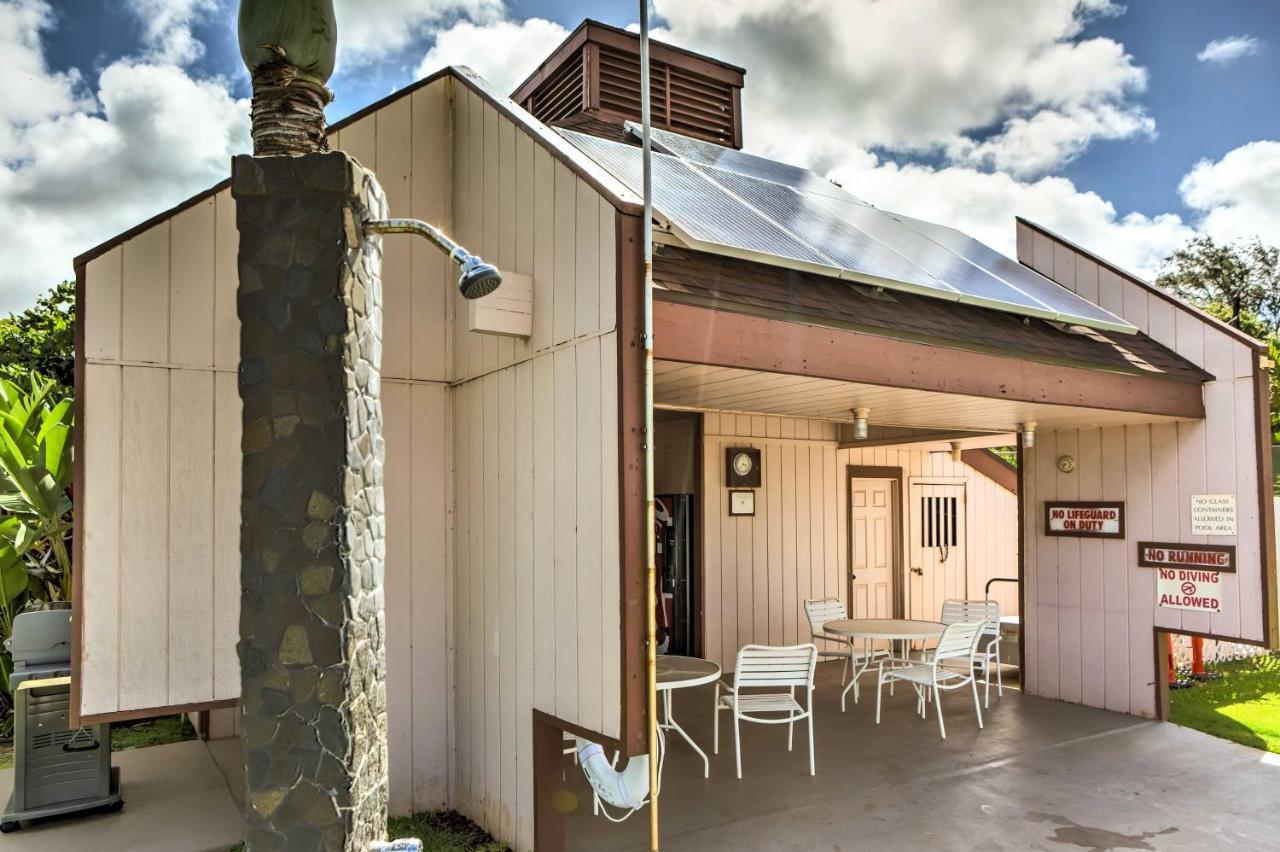 Pristine With Balcony Walk To Beach! Lihue