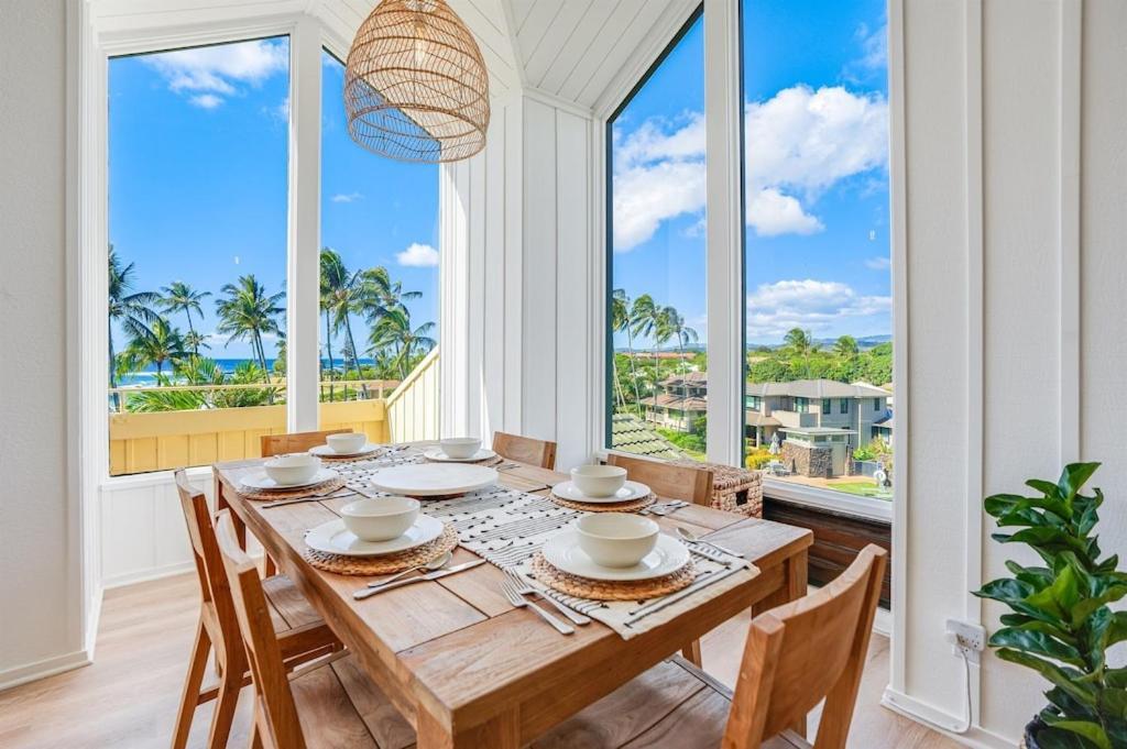 Holiday home Honu He'e Nalu - The Surfing Turtle - Ocean & Beachfront! Stunning Views! Koloa