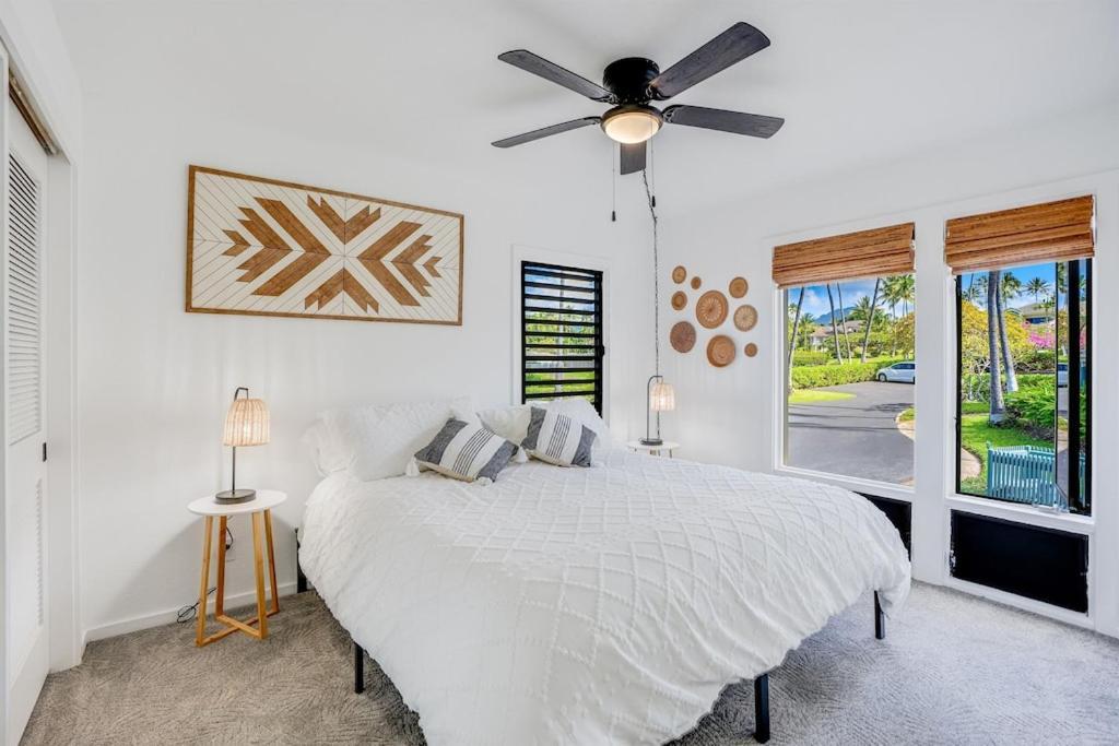Honu He'e Nalu - The Surfing Turtle - Ocean & Beachfront! Stunning Views! * Koloa