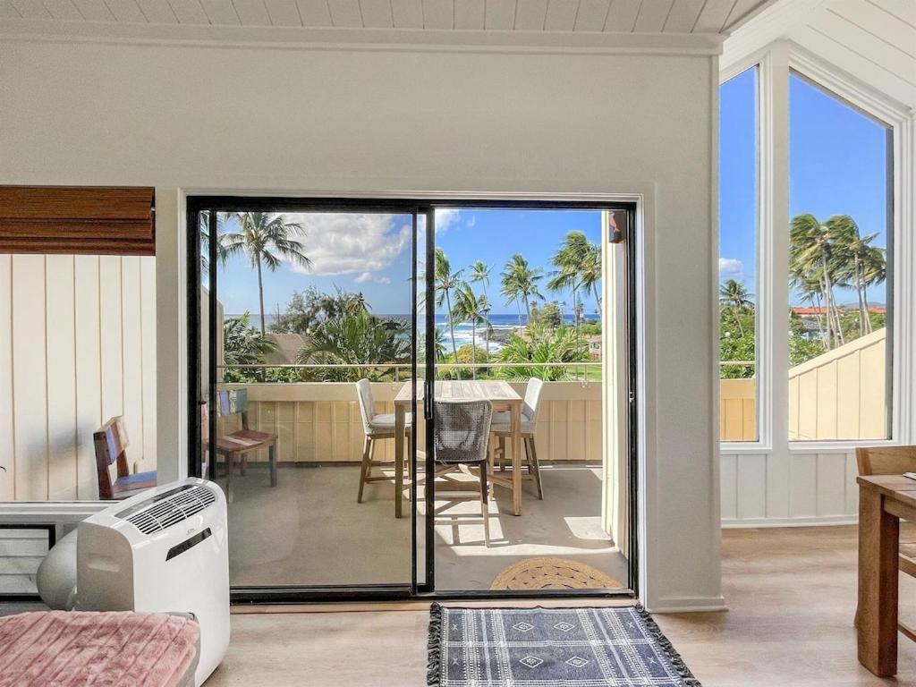 Holiday home Honu He'e Nalu - The Surfing Turtle - Ocean & Beachfront! Stunning Views!