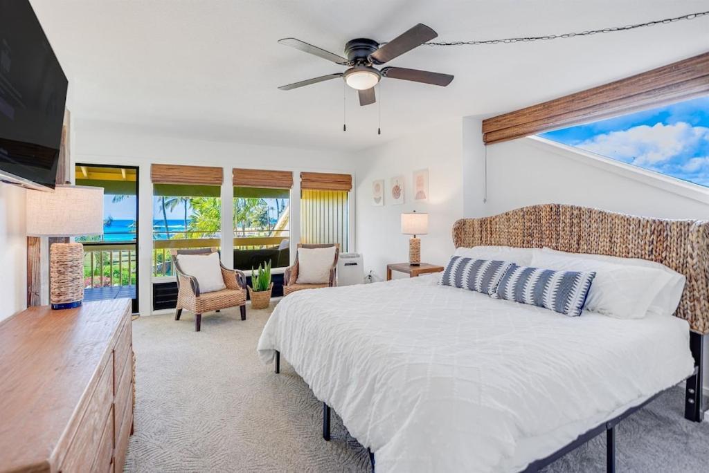 Holiday home Honu He'e Nalu - The Surfing Turtle - Ocean & Beachfront! Stunning Views! *