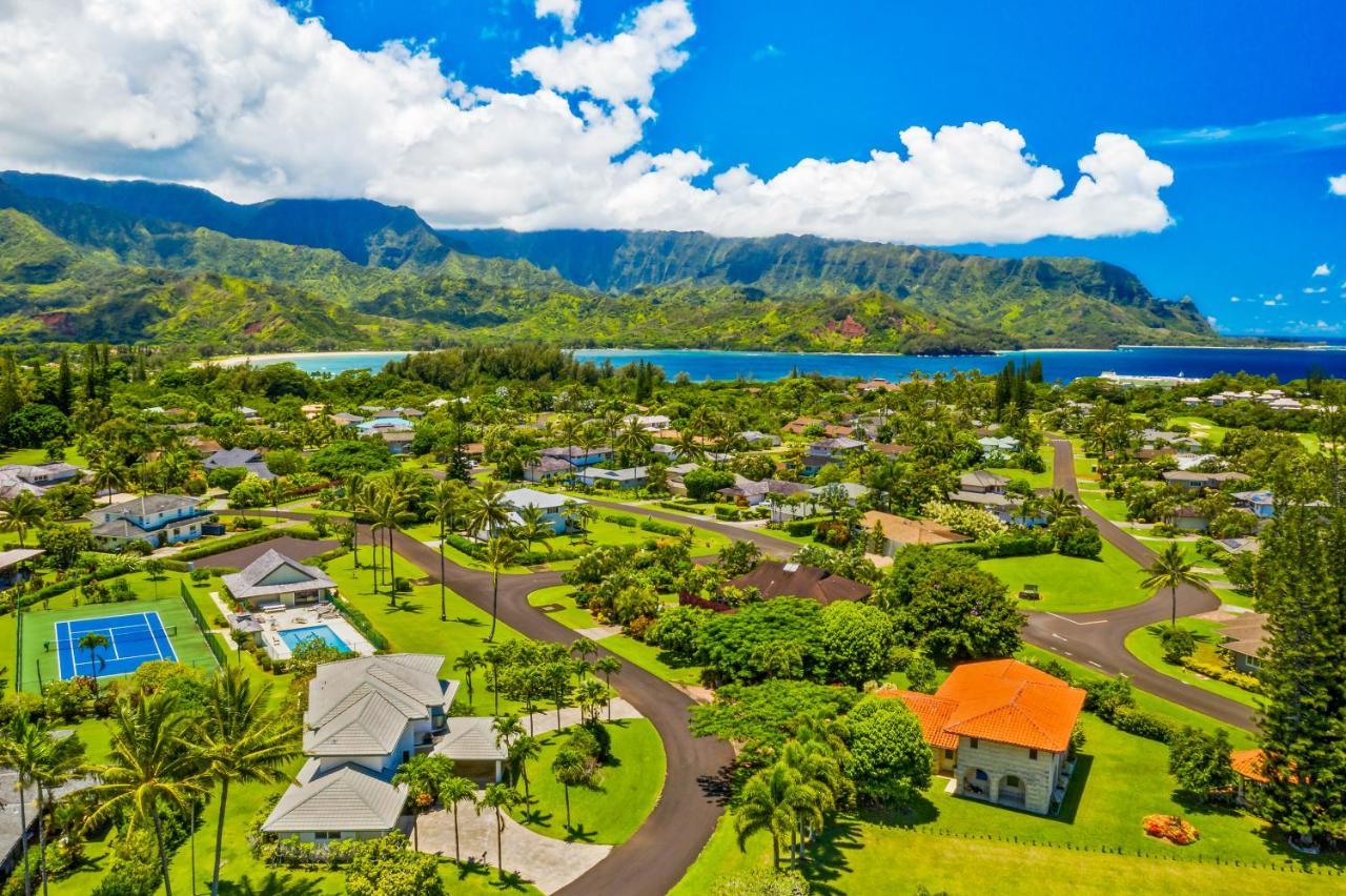 Holiday home 4br 2ba Newly Furnished Home, Ac, Pool, Tennis *