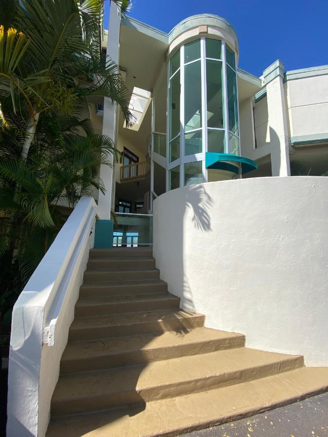 Puu Poa Ocean Bluff Condo, Incredible Views, Walk To Beaches, Pool & Tennis Apartment