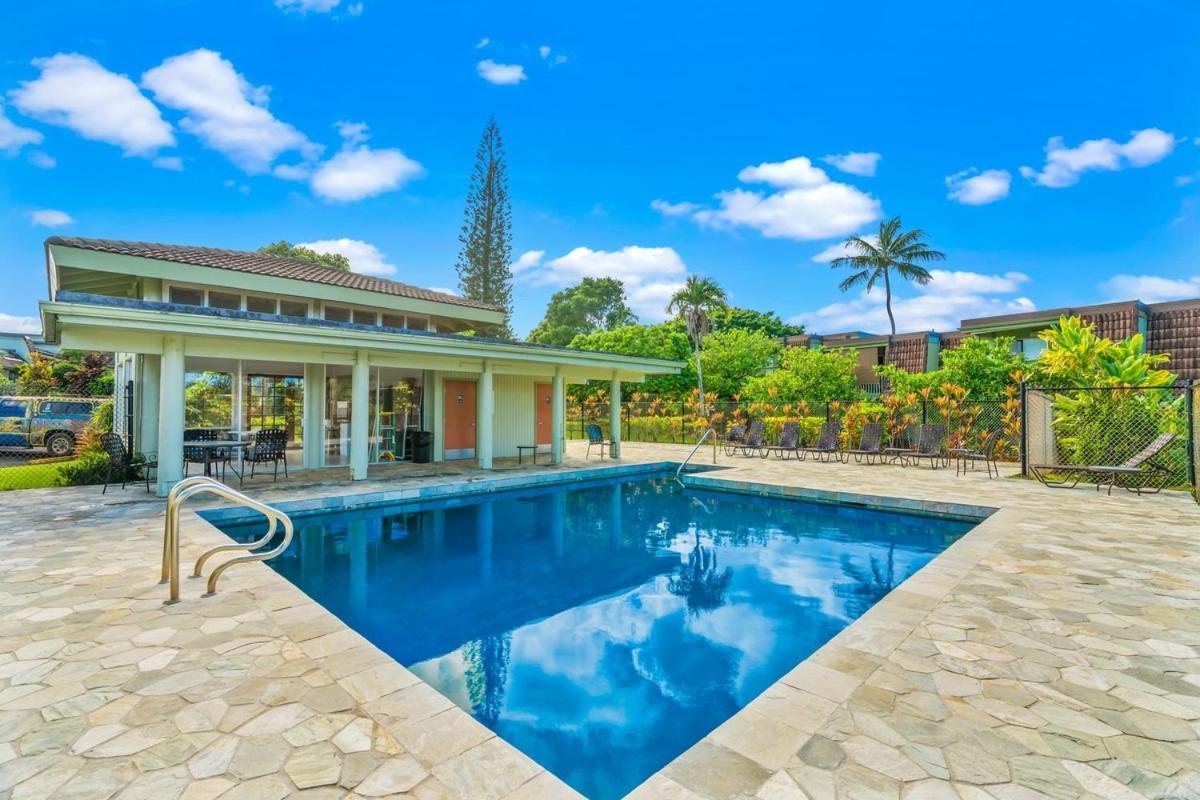 Beautiful 2br 2ba Puamana, Ocean And Mountain View, Pool Holiday home