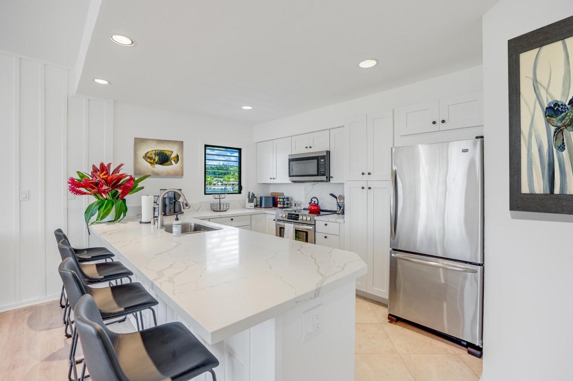 Holiday home Honu He'e Nalu - The Surfing Turtle - Ocean & Beachfront! Stunning Views! Koloa