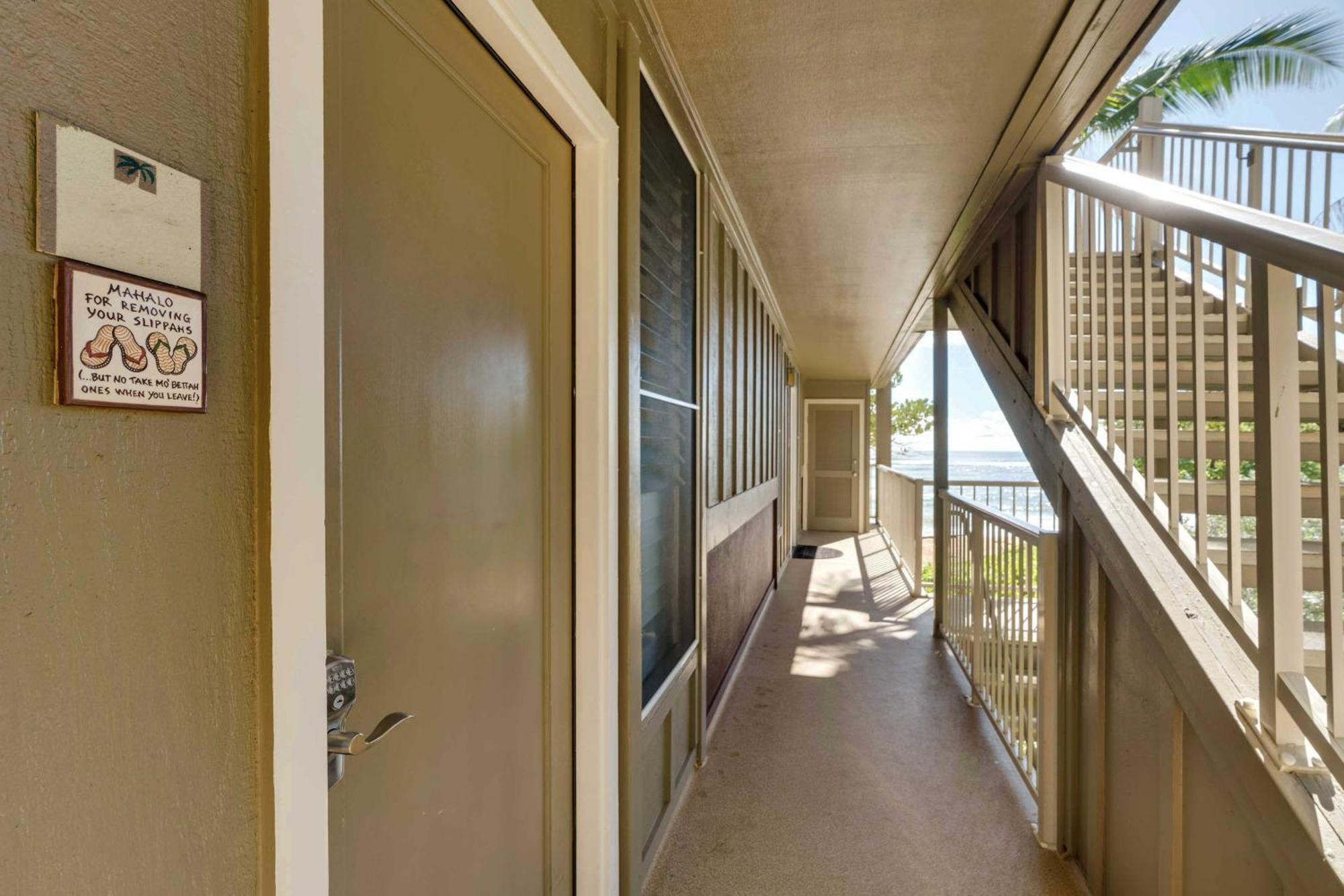 Waipouli Beachfront With Balcony And Ocean Views Apartment Kapa'a