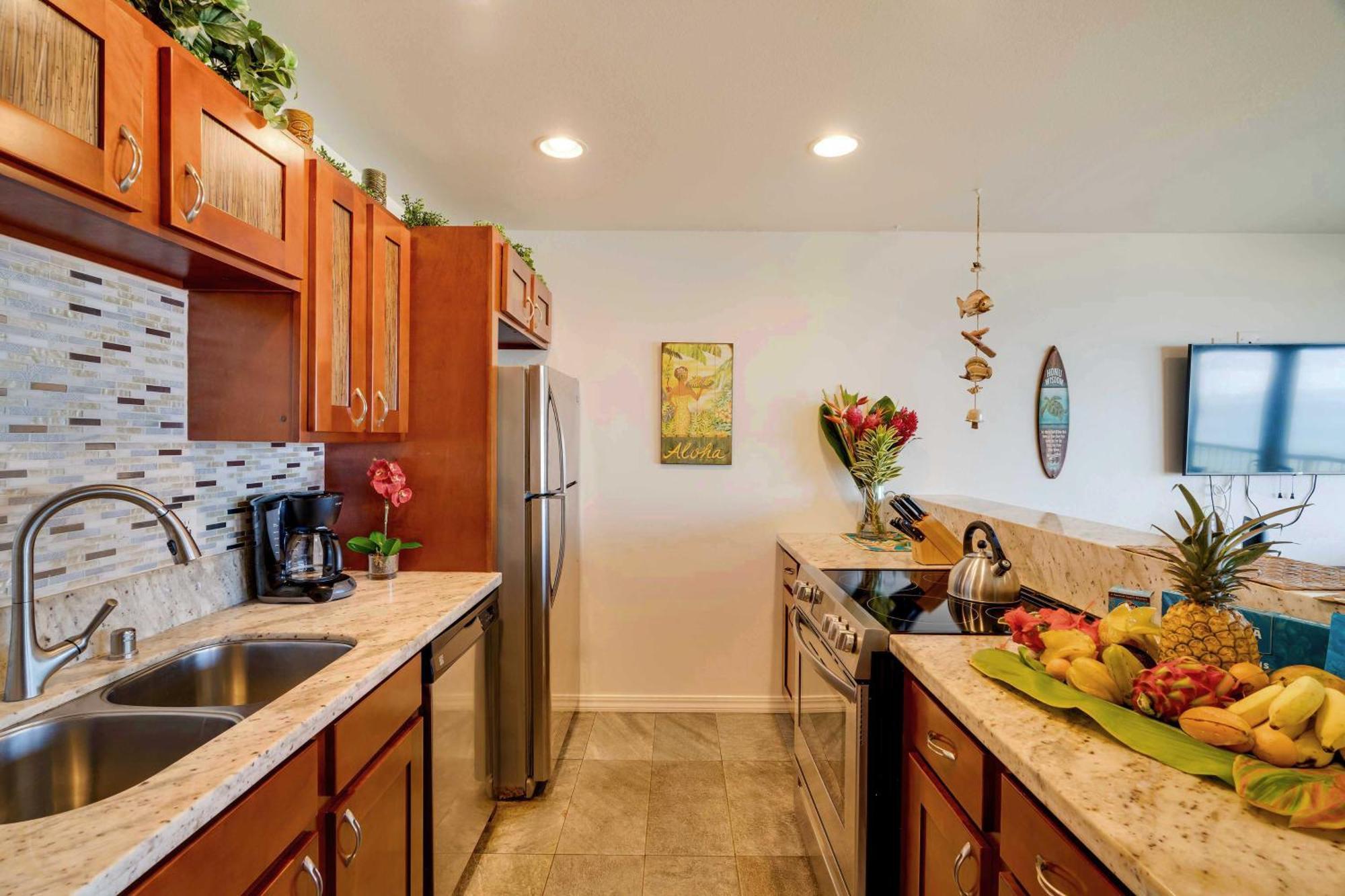 Waipouli Beachfront With Balcony And Ocean Views Kapa'a