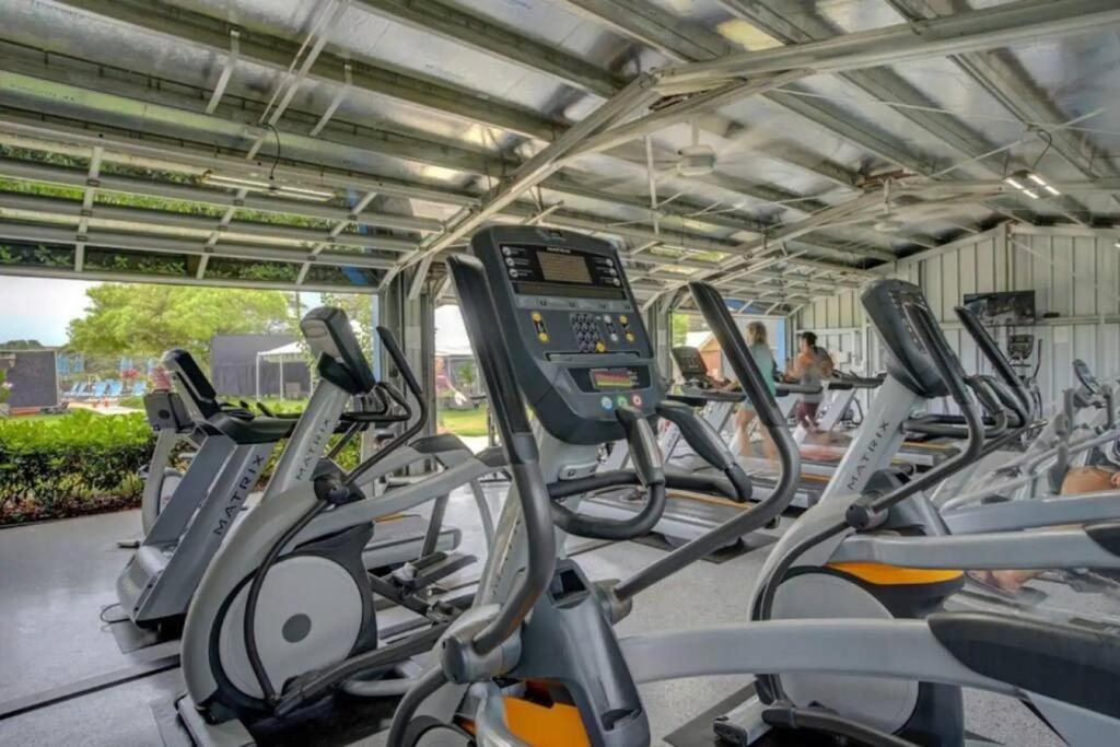 New - 7bd Estate - Ac Pool Slide Gym Pickleball Holiday home