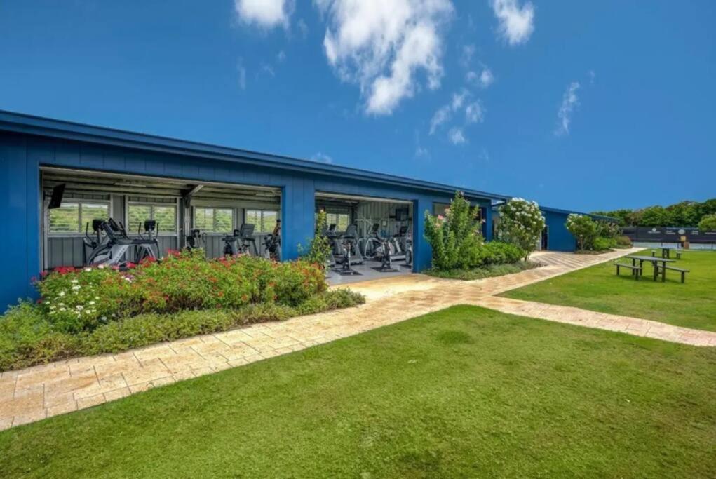 Holiday home New - 7bd Estate - Ac Pool Slide Gym Pickleball