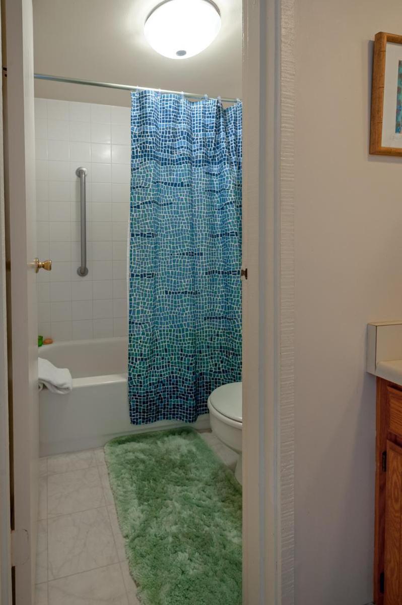 Sealodge E8 *
