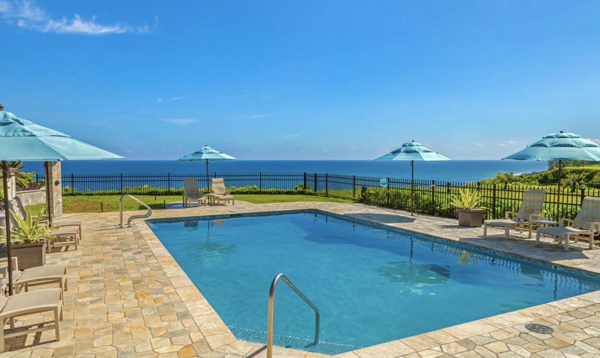 Puu Poa Ocean Bluff Condo, Incredible Views, Walk To Beaches, Pool & Tennis *
