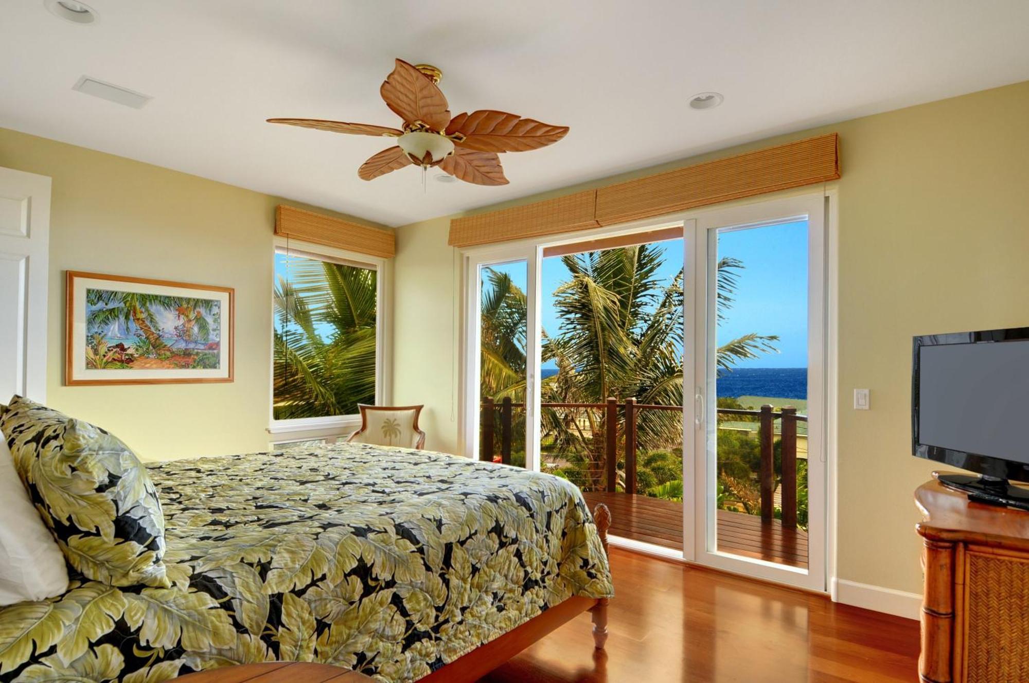 Ocean View, Beautiful Sunrise, Private Pool, Walk To Beaches Holiday home