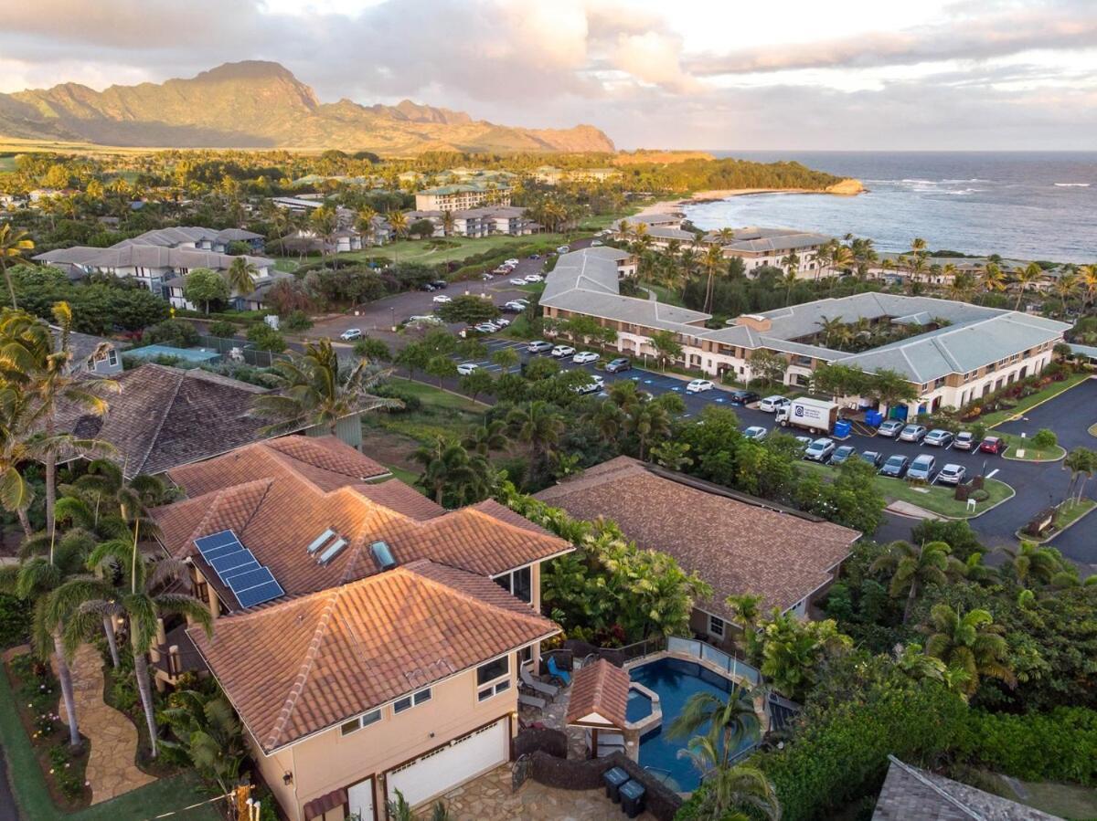 Ocean View, Beautiful Sunrise, Private Pool, Walk To Beaches Holiday home *