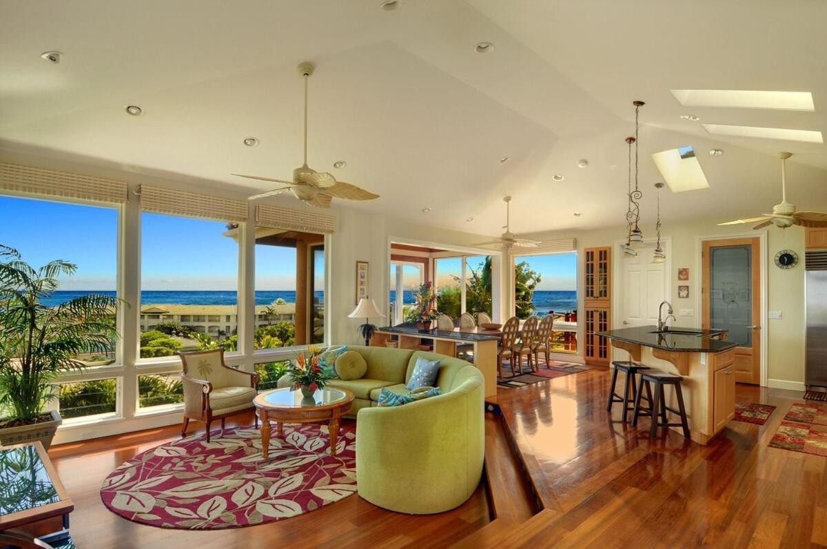 Ocean View, Beautiful Sunrise, Private Pool, Walk To Beaches