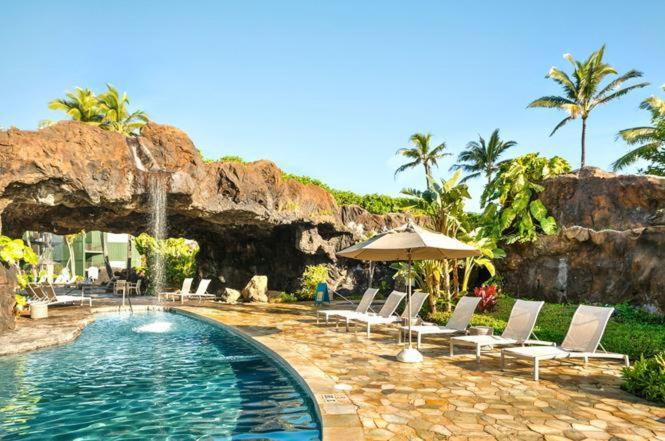 Romantic Pool Oceanview At Plantation Style Oceanfront Apartment Lihue