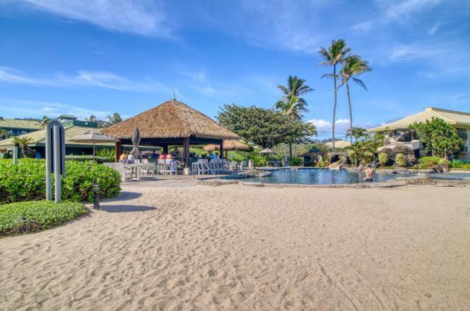 Romantic Pool Oceanview At Plantation Style Oceanfront Apartment