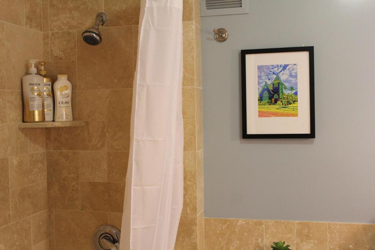 New! Chic Mountain View At 4 Star Beachfront Apartment