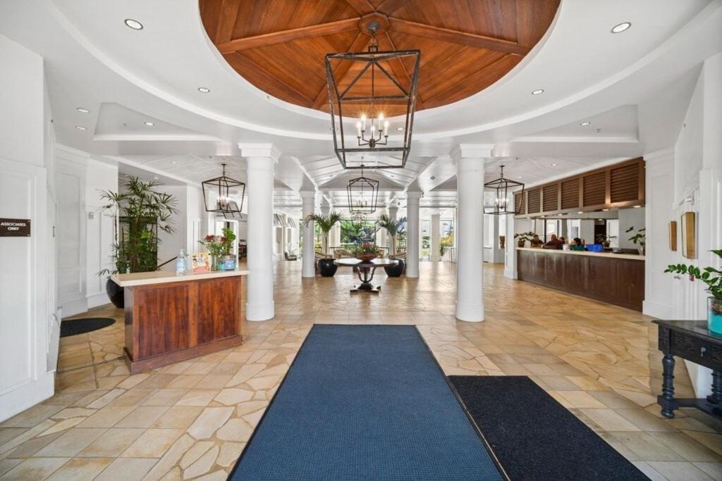 New! Chic Mountain View At 4 Star Beachfront * Lihue