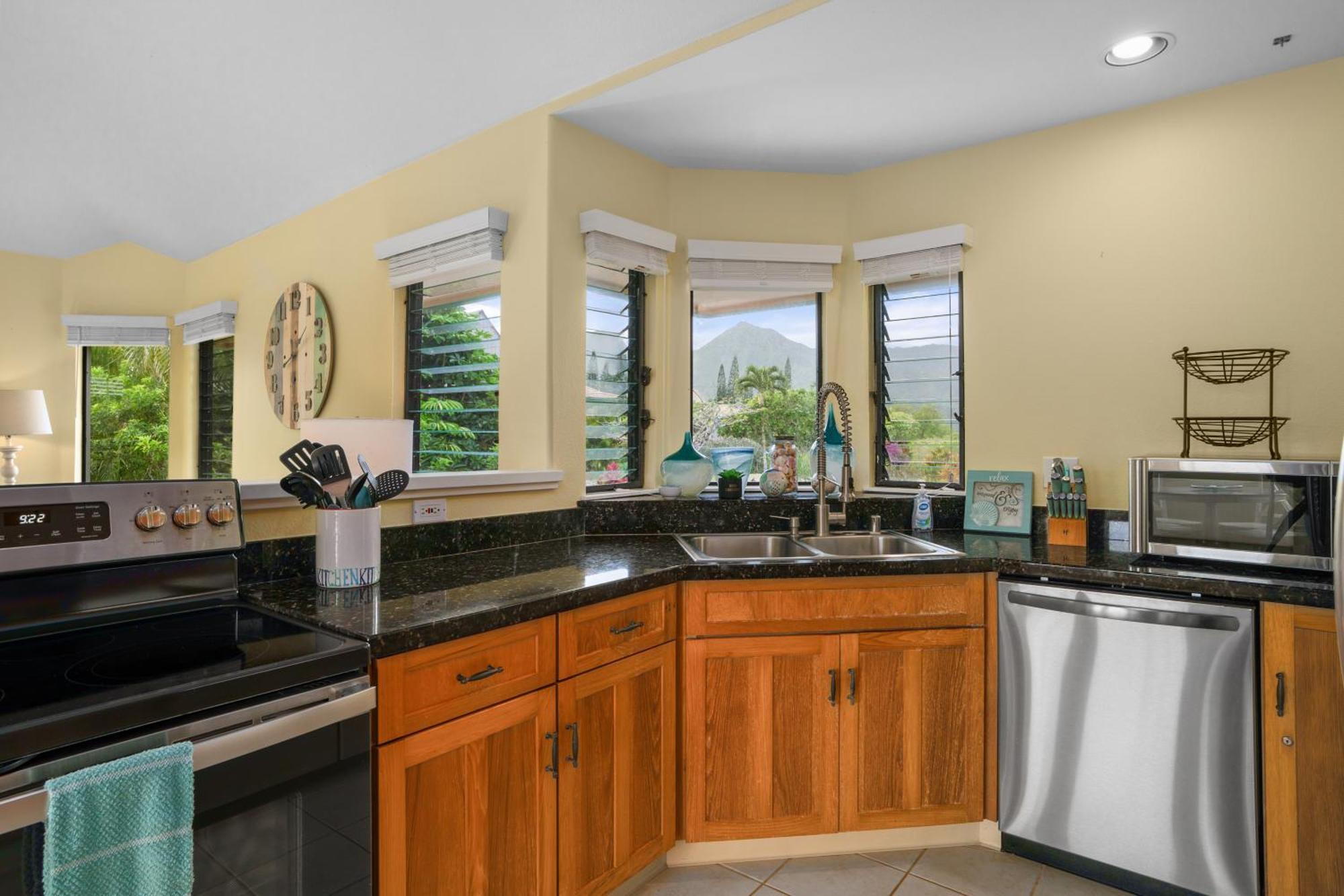 Hanalei Bay 2br 2ba With Mountain Views Hbv24