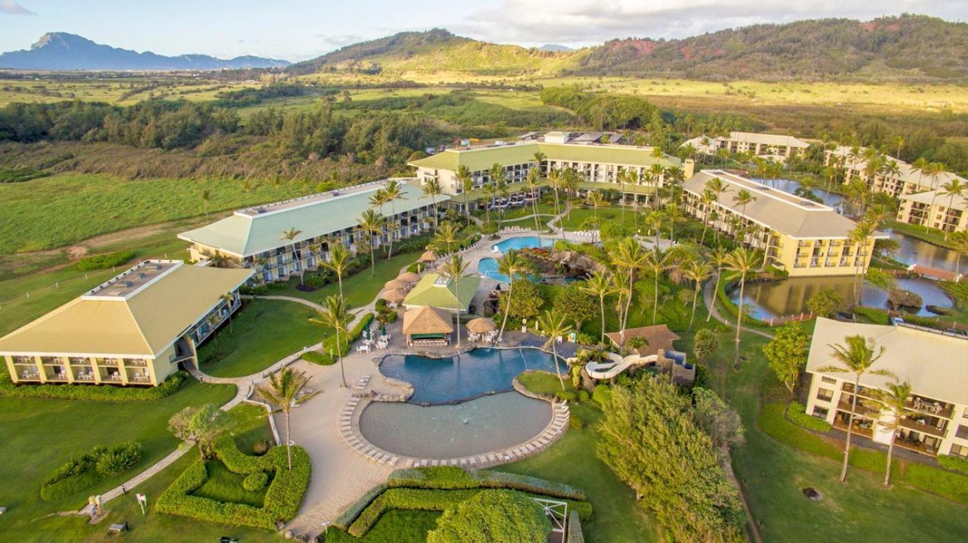 Chic Premier Garden Pool View Front 4-star Apartment Lihue