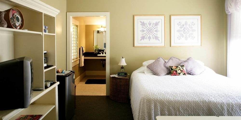 Kauai Lodge *