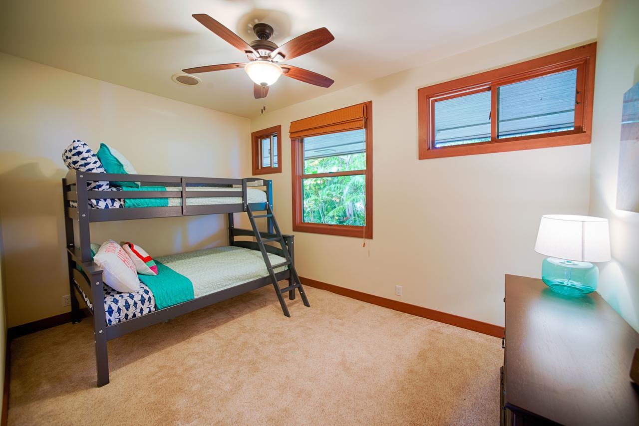 Mauna Pua - A Four Bedroom Vacation Holiday home *