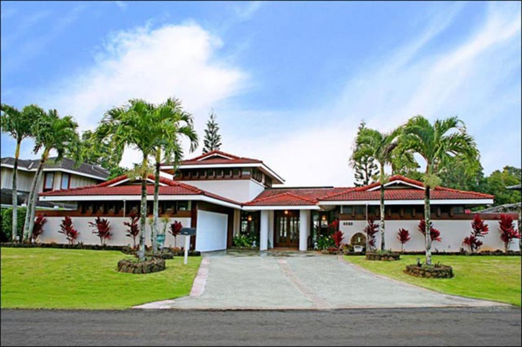 Elegant With Hot Tub And Pool In Princeville Holiday home Kauai