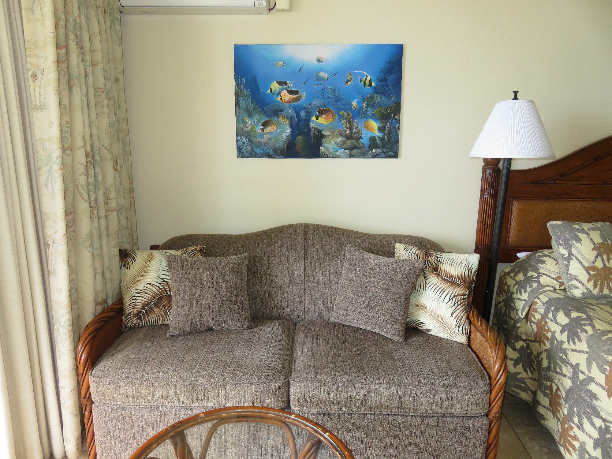 Kreller's Islander Getaway Hotel