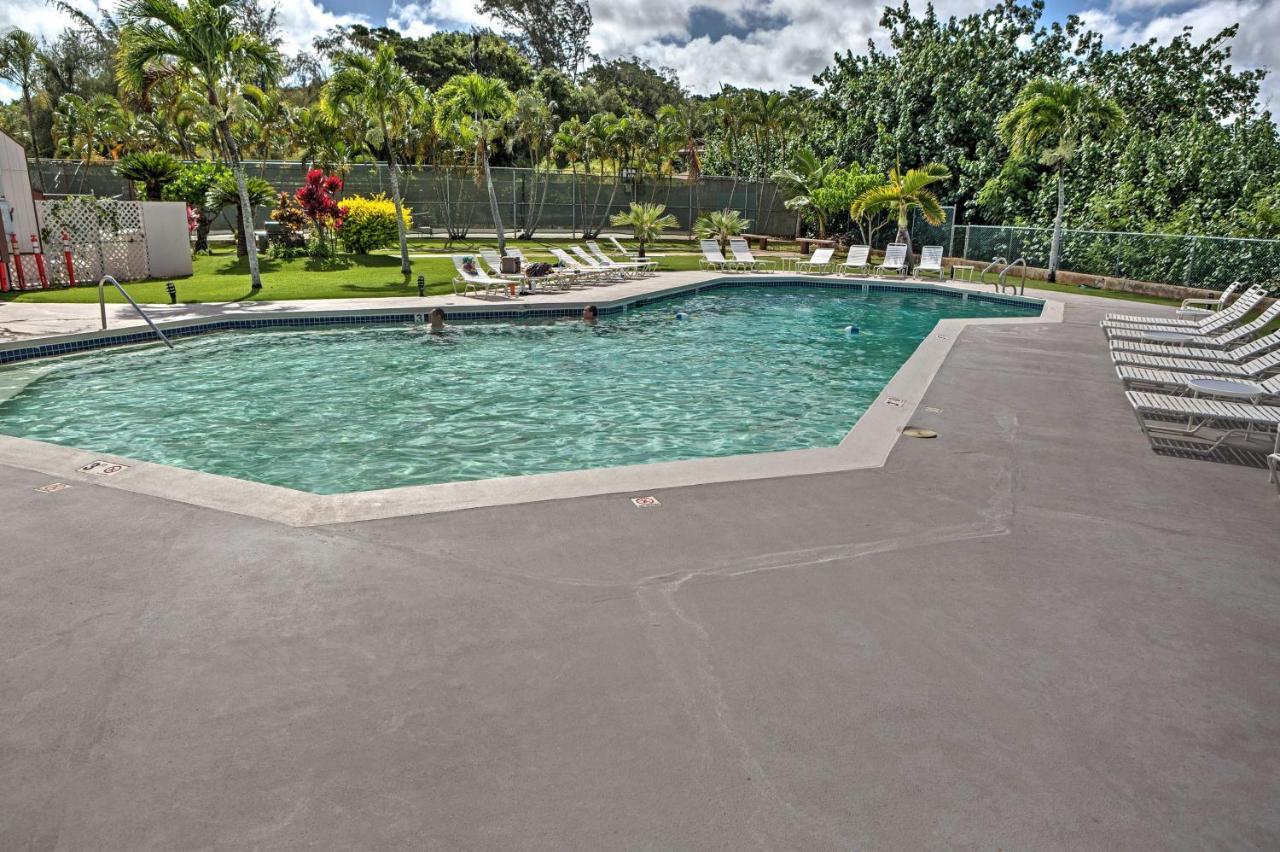 Pristine With Balcony Walk To Beach! Apartment *